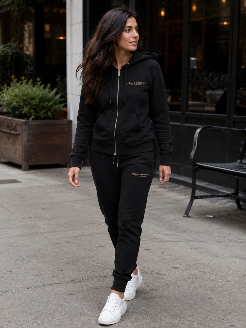 Armani Exchange Women’s Black Zip-Up Size Medium